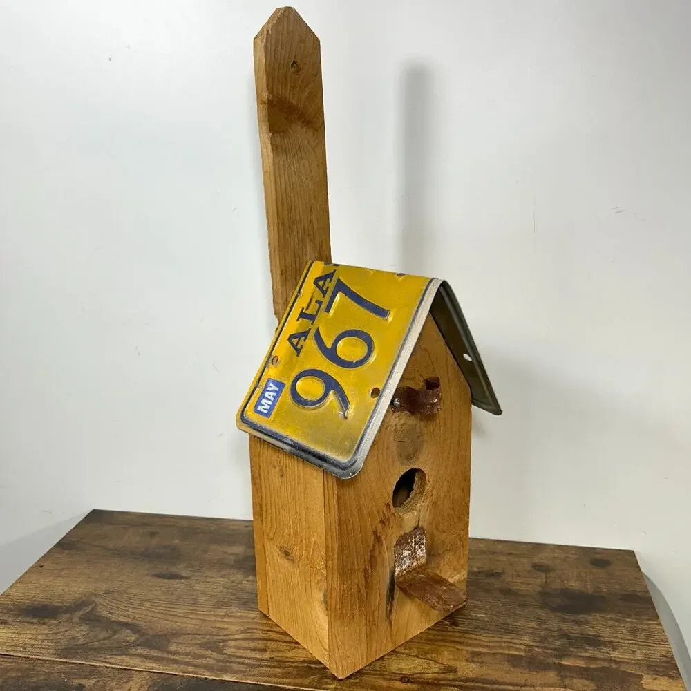 Handmade Wooden Alaska Metal License Plate Roof Bird House Wildlife Nest - Picture 6 of 9